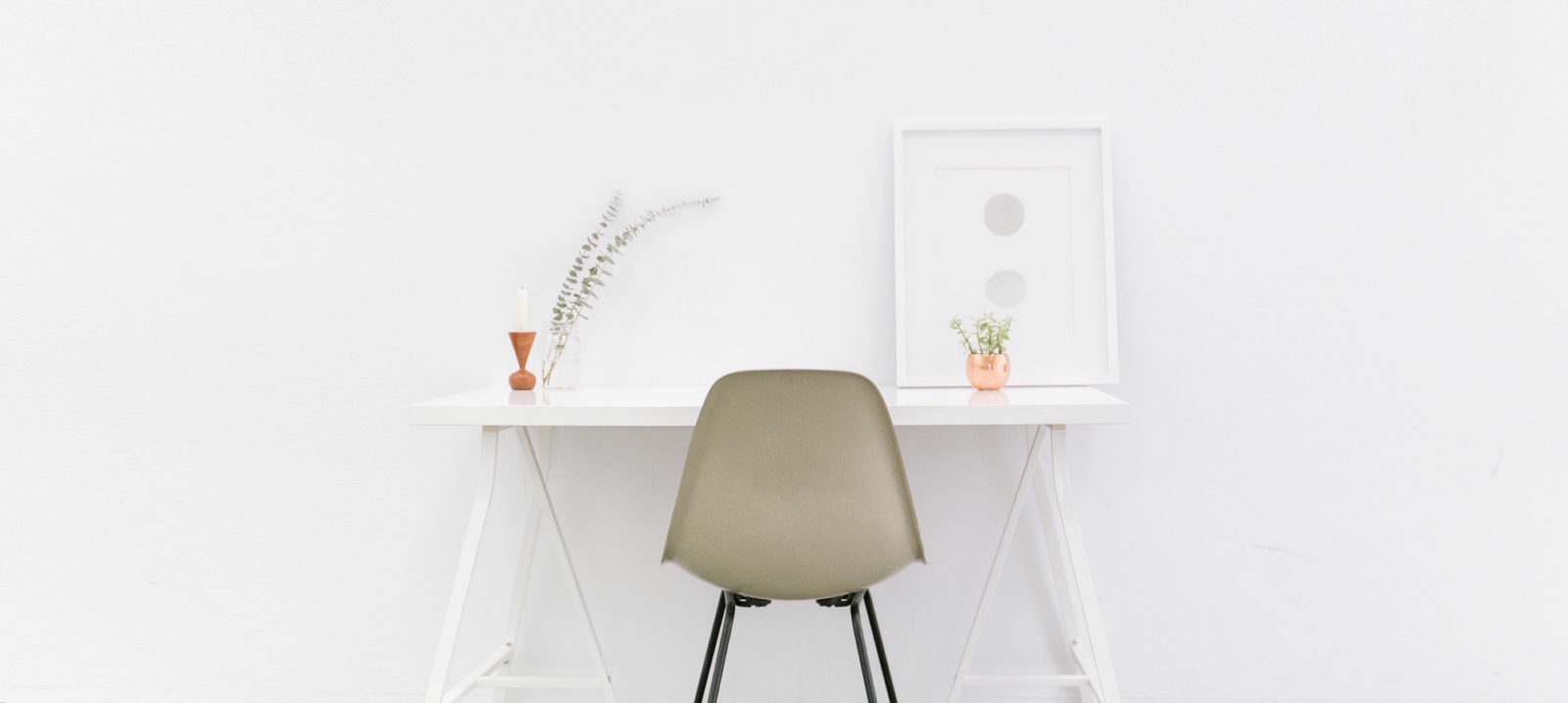 That Time I Fell Into Minimalism - Desk